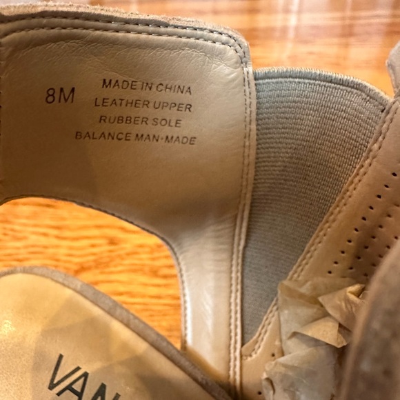 Vaneli Champagne Gold Leather Sandals - Picture 5 of 7